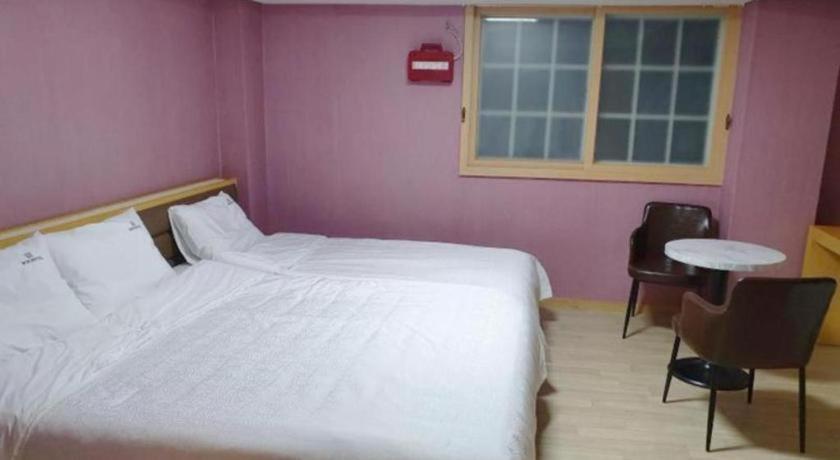 Geoje Win Hotel Екстериор снимка