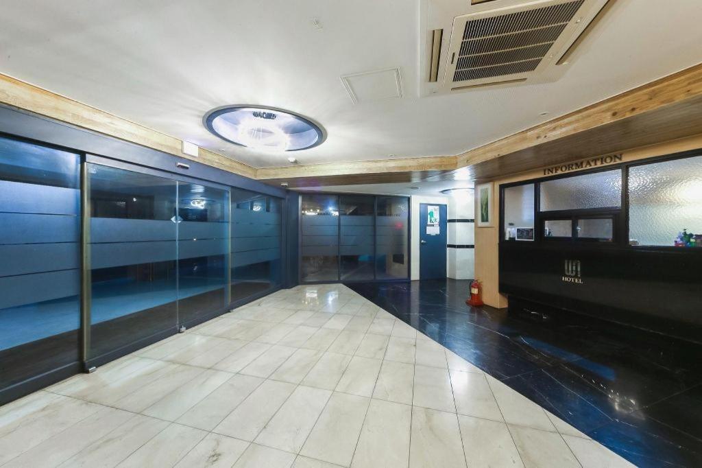Geoje Win Hotel Екстериор снимка