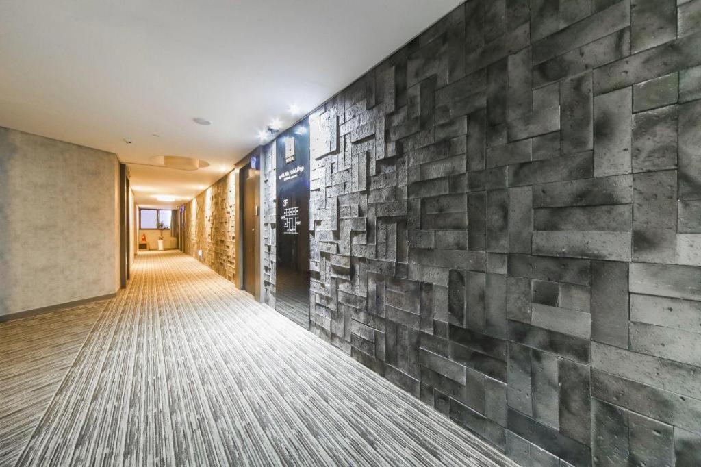 Geoje Win Hotel Екстериор снимка